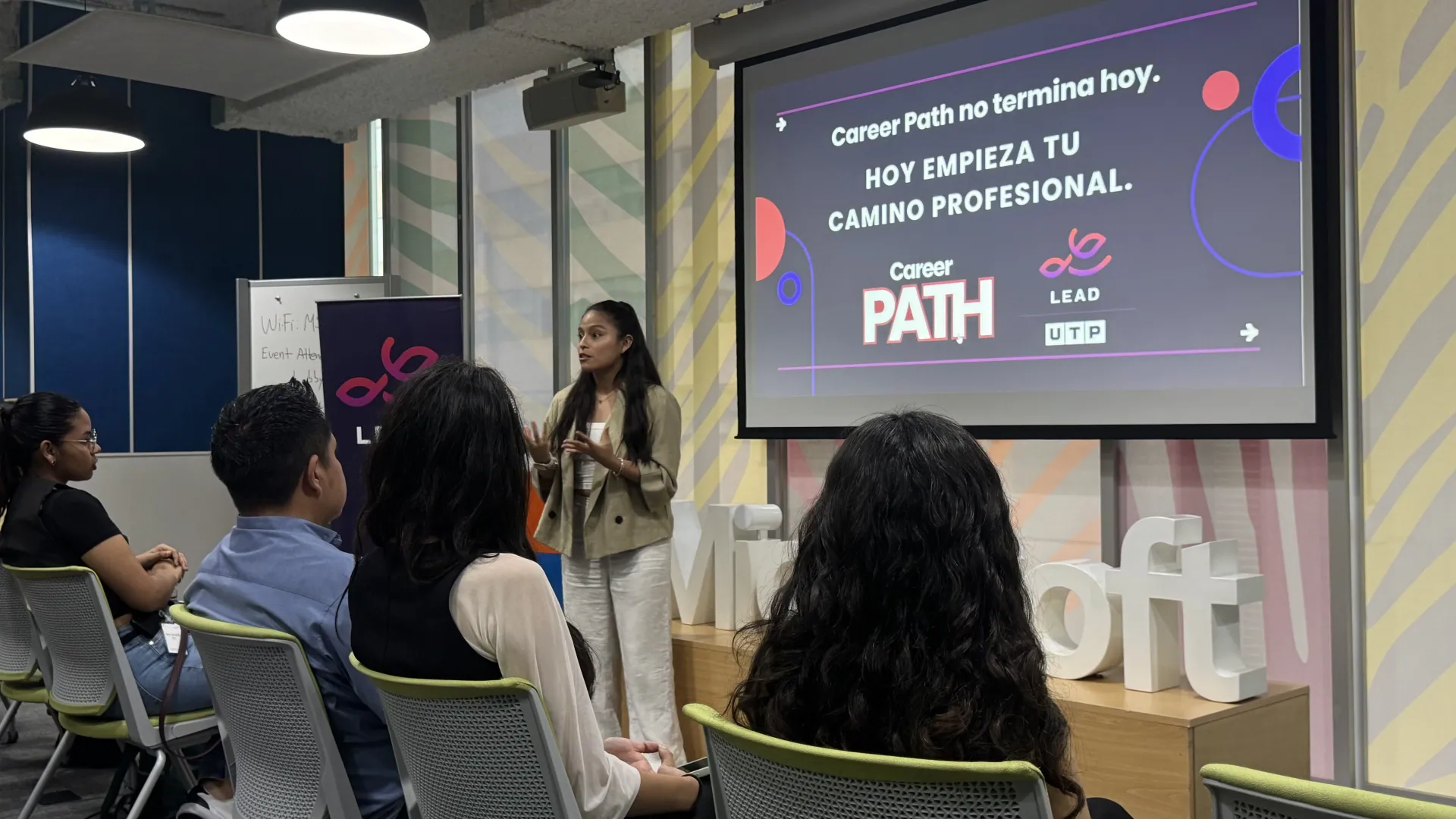 Ponencia durante la clausura de Career Path