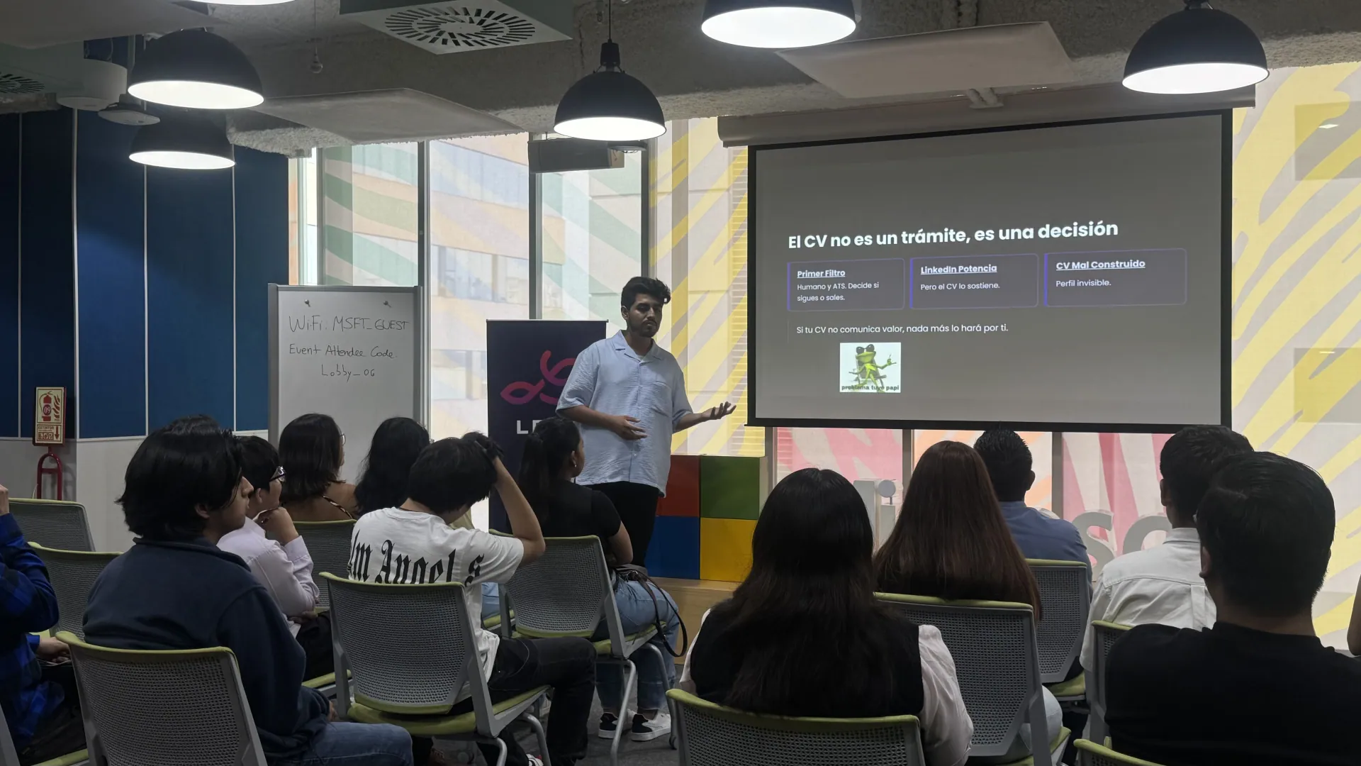 Ponencia durante la clausura de Career Path